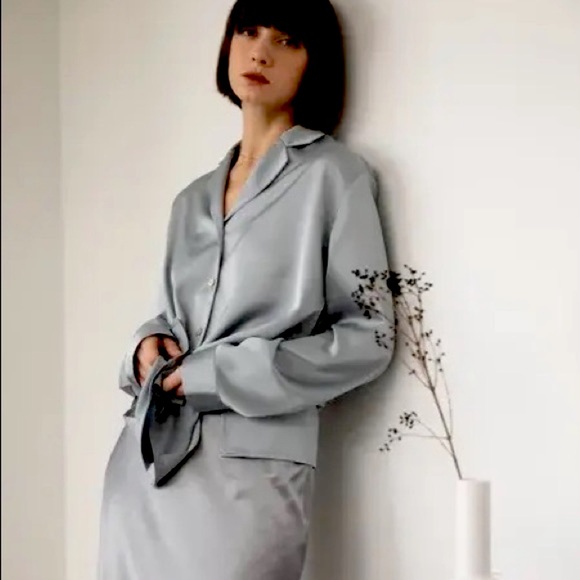 NWT Oak + Fort Satiny Button-Up in Light Blue - Picture 1 of 6